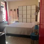 Pochi Passi Nel Centro Di *